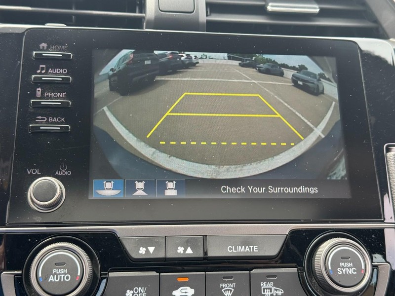Honda Civic Hatchback Vehicle Full-screen Gallery Image 23