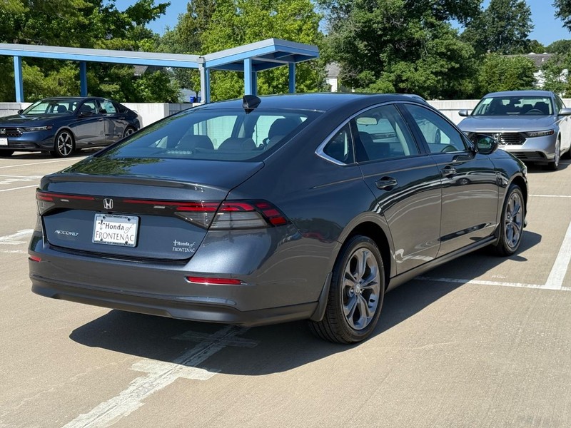Honda Accord Sedan Vehicle Full-screen Gallery Image 03