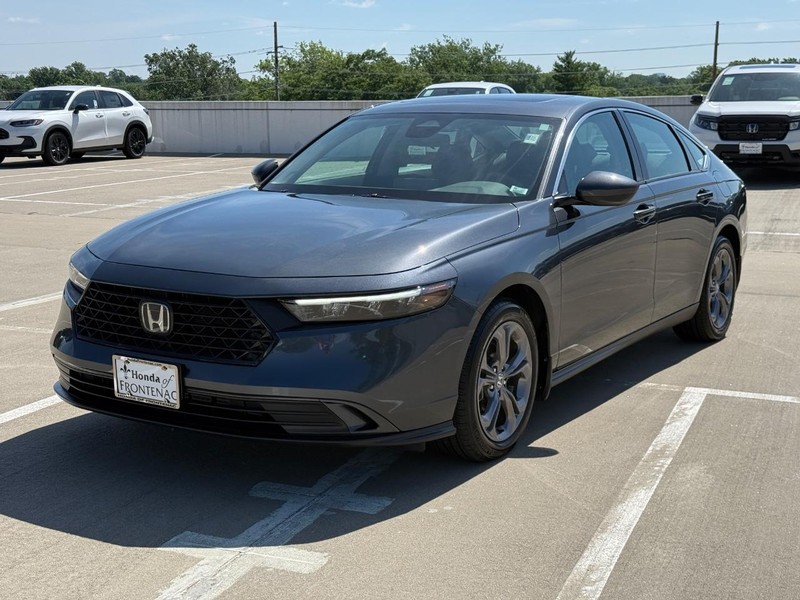 Honda Accord Sedan Vehicle Full-screen Gallery Image 08