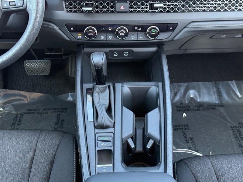 Honda Accord Sedan Vehicle Full-screen Gallery Image 14