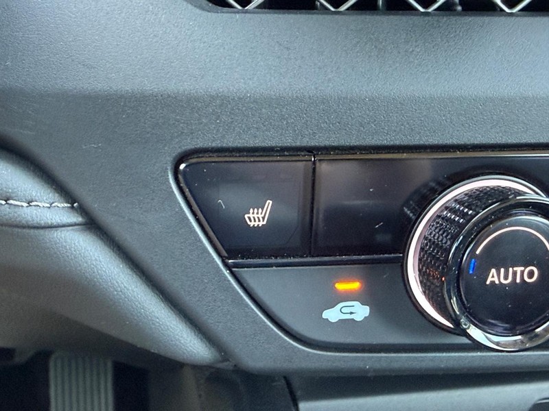 Honda Accord Sedan Vehicle Full-screen Gallery Image 22