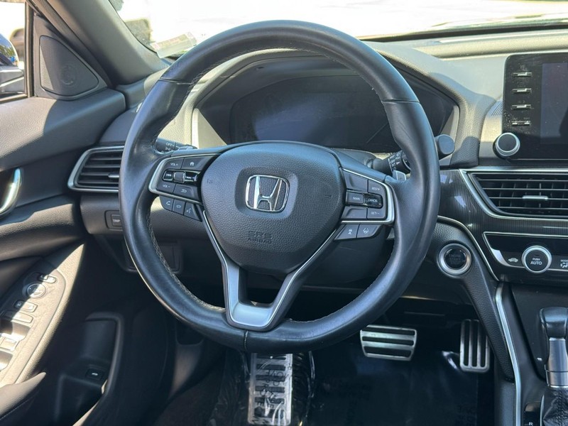 Honda Accord Sedan Vehicle Full-screen Gallery Image 13
