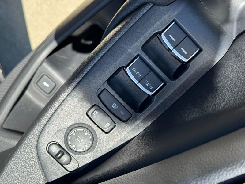 Honda Accord Sedan Vehicle Full-screen Gallery Image 16