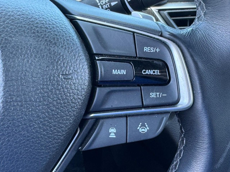 Honda Accord Sedan Vehicle Full-screen Gallery Image 19