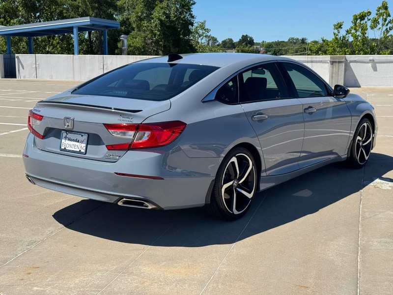 Honda Accord Sedan Vehicle Full-screen Gallery Image 03