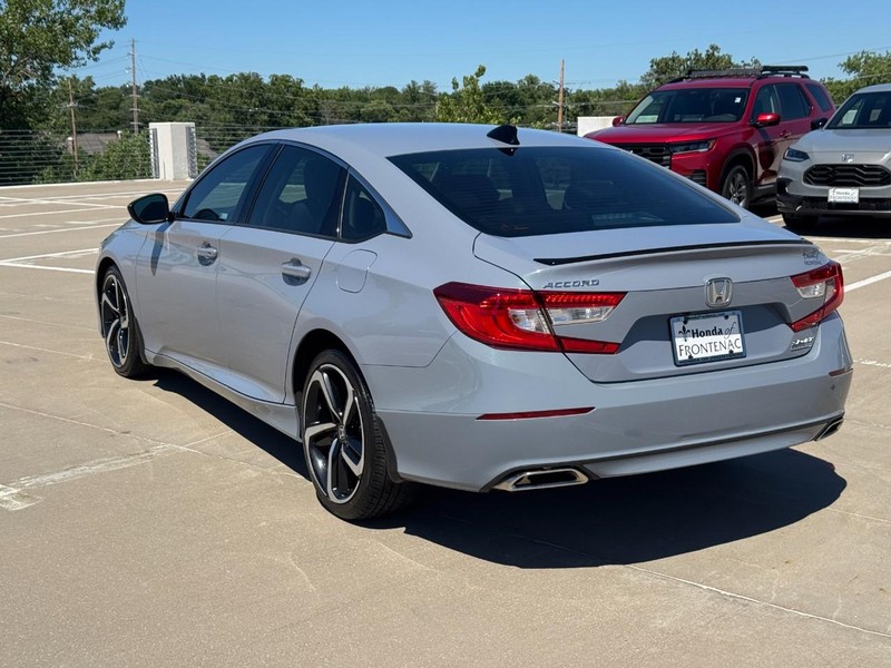 Honda Accord Sedan Vehicle Full-screen Gallery Image 07