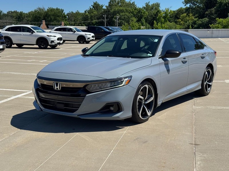Honda Accord Sedan Vehicle Full-screen Gallery Image 09