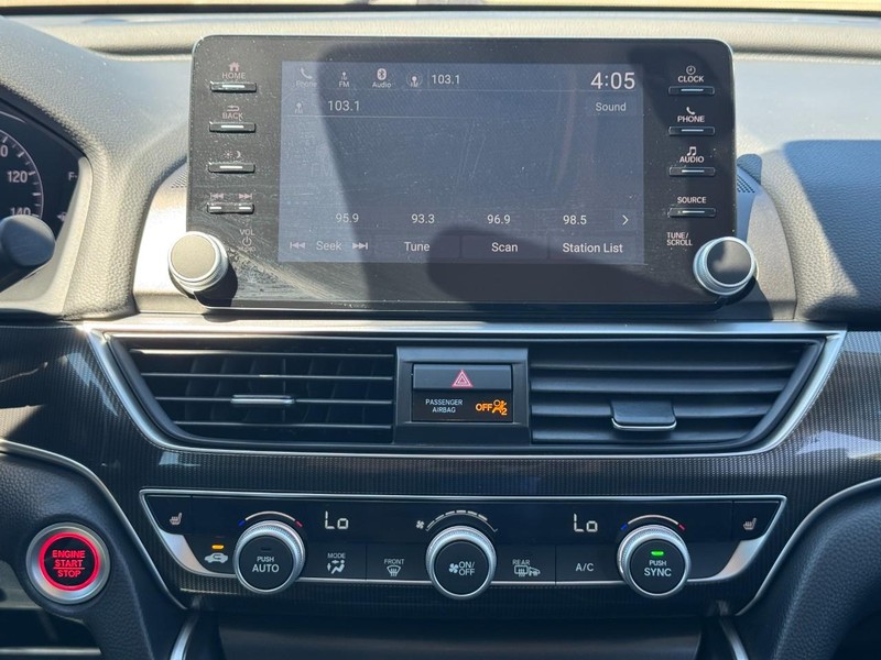 Honda Accord Sedan Vehicle Full-screen Gallery Image 14