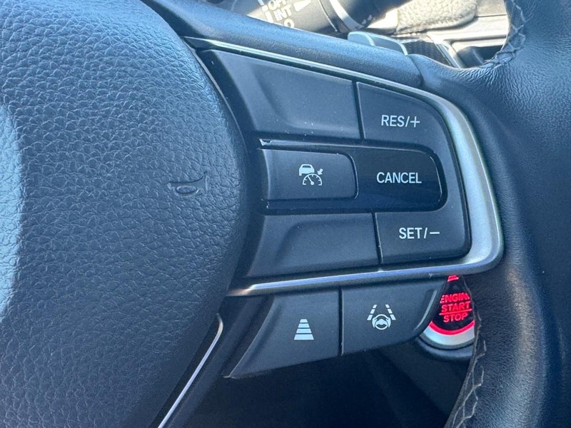 Honda Accord Sedan Vehicle Full-screen Gallery Image 19