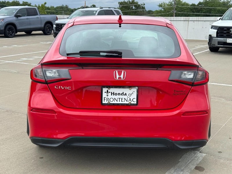 Honda Civic Hatchback Vehicle Full-screen Gallery Image 05