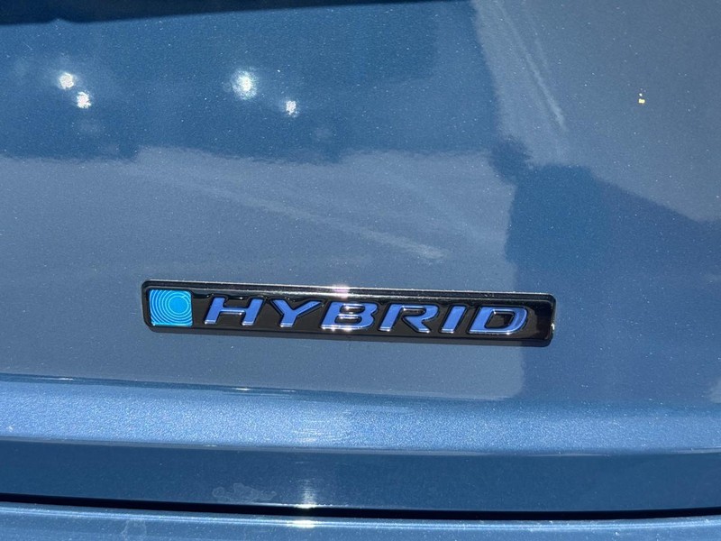 Honda Civic Sedan Hybrid Vehicle Full-screen Gallery Image 05