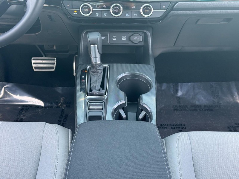 Honda Civic Sedan Hybrid Vehicle Full-screen Gallery Image 16