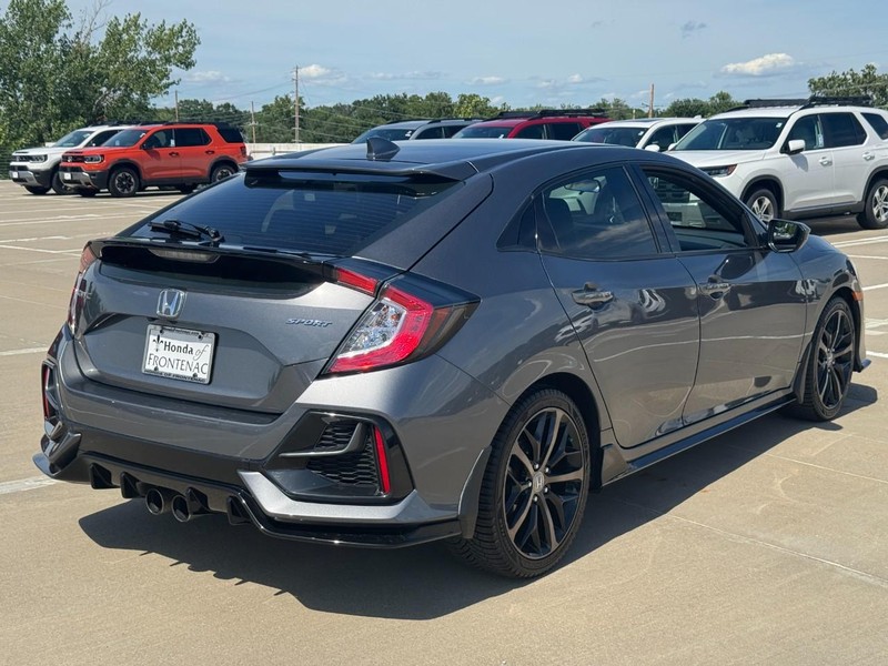 Honda Civic Hatchback Vehicle Full-screen Gallery Image 03