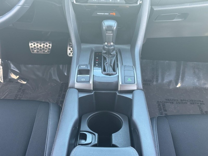 Honda Civic Hatchback Vehicle Full-screen Gallery Image 15