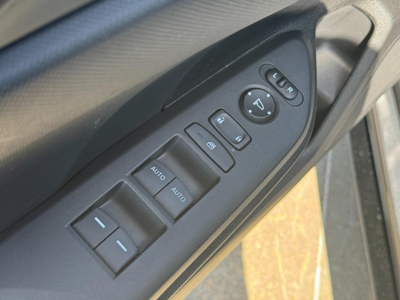 Honda Civic Hatchback Vehicle Full-screen Gallery Image 16