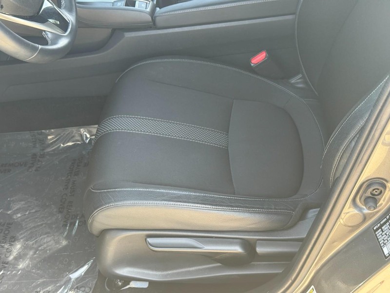Honda Civic Hatchback Vehicle Full-screen Gallery Image 17
