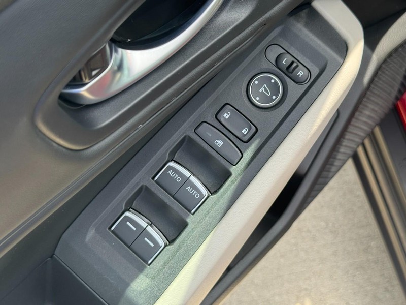 Honda Accord Sedan Vehicle Full-screen Gallery Image 14