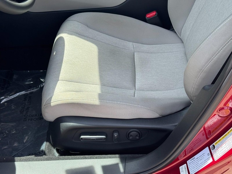 Honda Accord Sedan Vehicle Full-screen Gallery Image 15