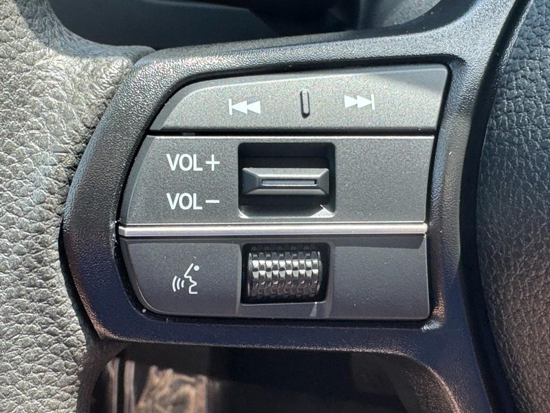 Honda Accord Sedan Vehicle Full-screen Gallery Image 16