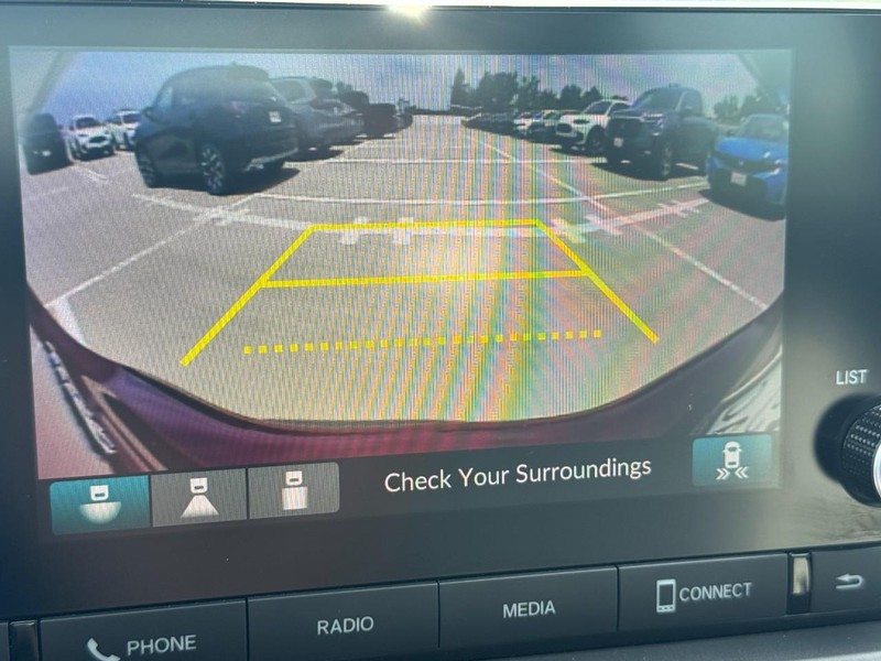 Honda Accord Sedan Vehicle Full-screen Gallery Image 22