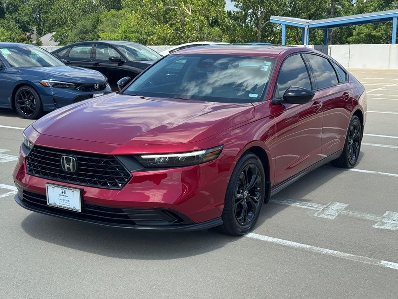 Honda Accord Sedan Vehicle Full-screen Gallery Image 08