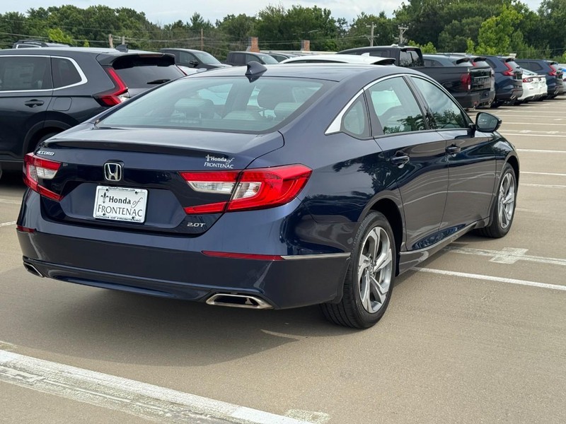 Honda Accord Sedan Vehicle Full-screen Gallery Image 03