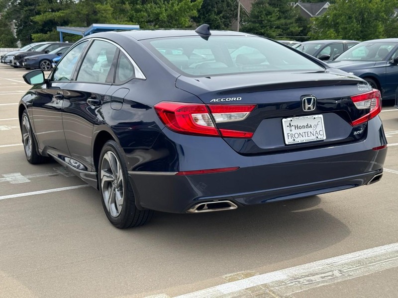 Honda Accord Sedan Vehicle Full-screen Gallery Image 07