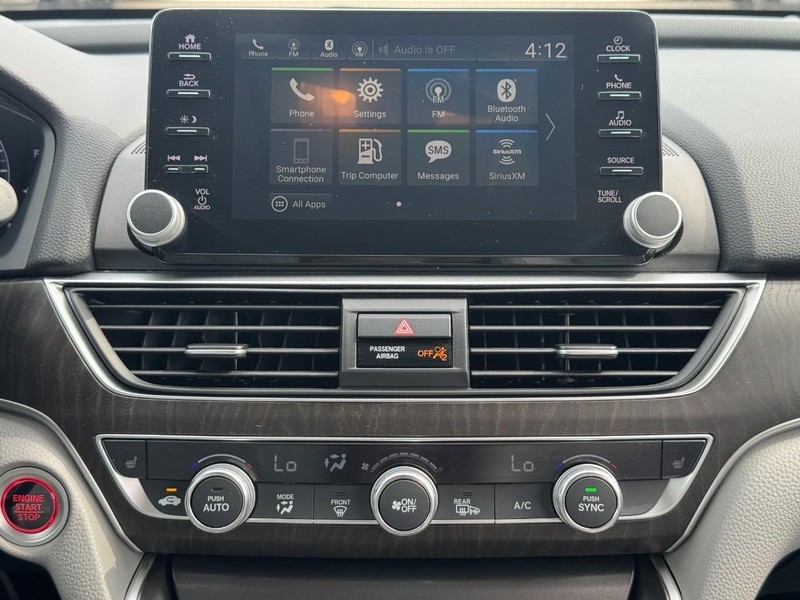 Honda Accord Sedan Vehicle Full-screen Gallery Image 14