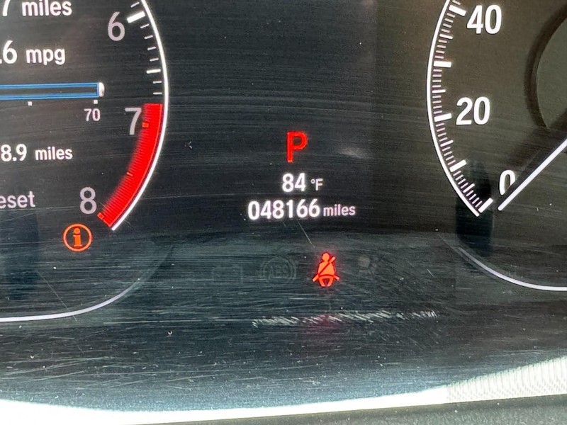 Honda Accord Sedan Vehicle Full-screen Gallery Image 22