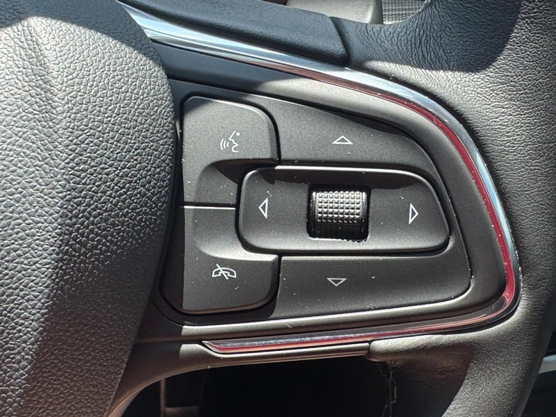 Buick Envision Vehicle Full-screen Gallery Image 20