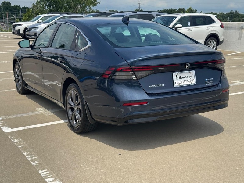 Honda Accord Hybrid Vehicle Full-screen Gallery Image 07