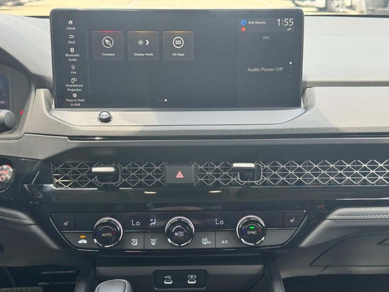 Honda Accord Hybrid Vehicle Full-screen Gallery Image 14