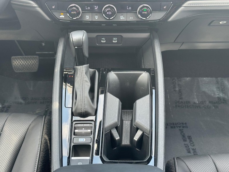 Honda Accord Hybrid Vehicle Full-screen Gallery Image 15
