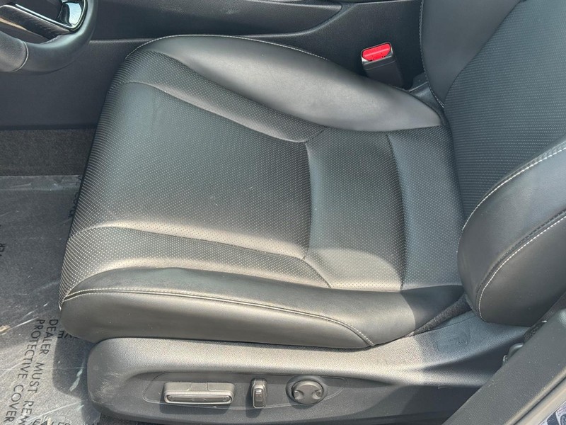 Honda Accord Hybrid Vehicle Full-screen Gallery Image 17