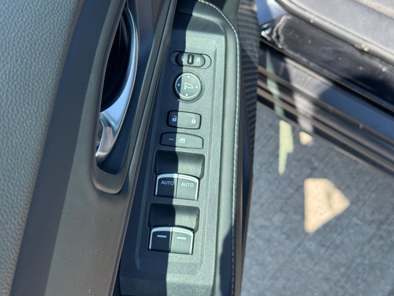 Honda Accord Hybrid Vehicle Full-screen Gallery Image 16