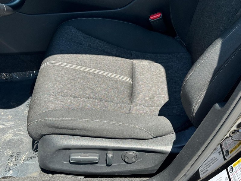 Honda Accord Hybrid Vehicle Full-screen Gallery Image 17