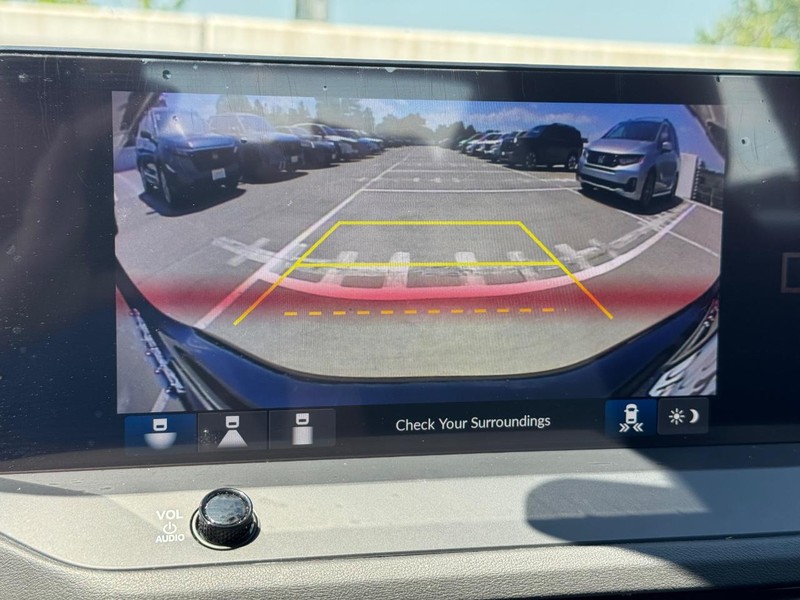 Honda Accord Hybrid Vehicle Full-screen Gallery Image 21