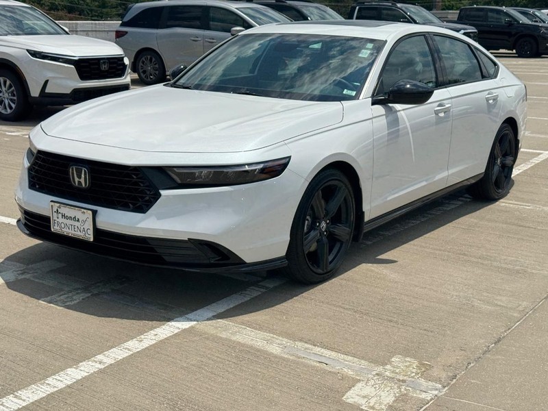Honda Accord Hybrid Vehicle Full-screen Gallery Image 09