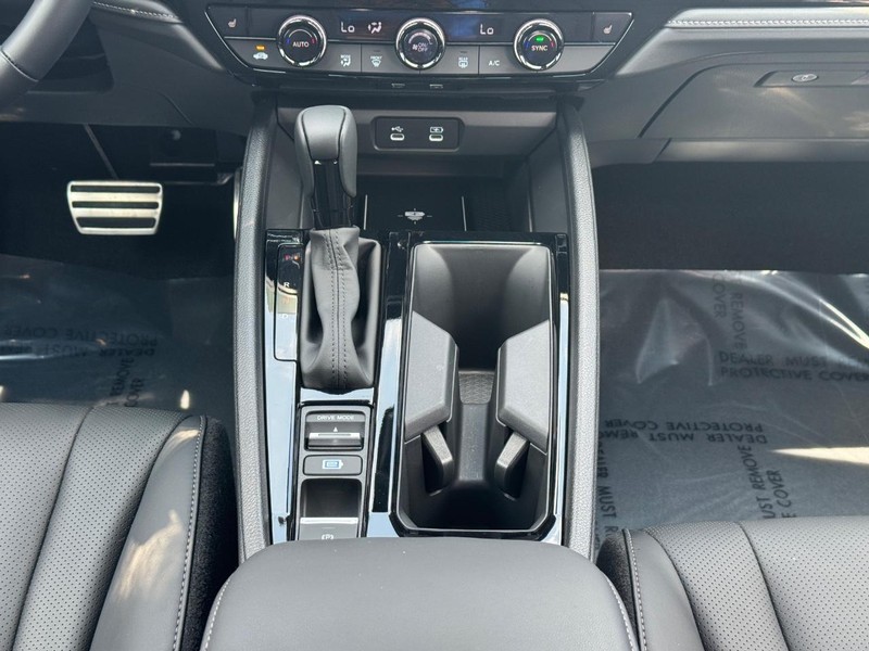 Honda Accord Hybrid Vehicle Full-screen Gallery Image 15