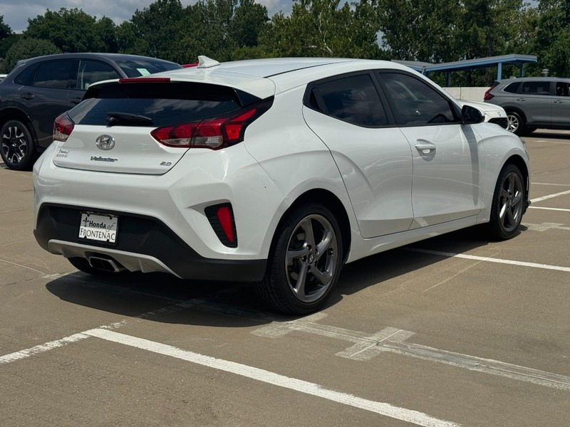 Hyundai Veloster Vehicle Full-screen Gallery Image 03