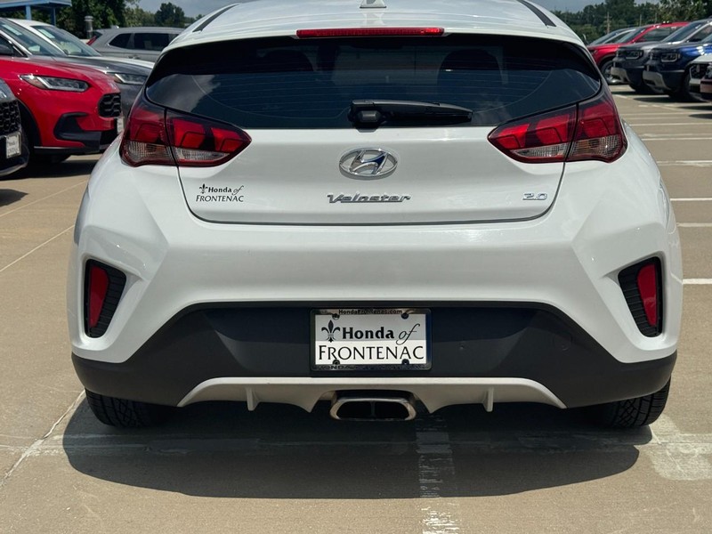 Hyundai Veloster Vehicle Full-screen Gallery Image 04