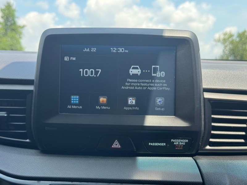 Hyundai Veloster Vehicle Full-screen Gallery Image 12