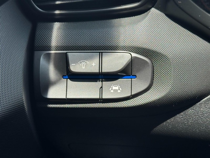 Hyundai Veloster Vehicle Full-screen Gallery Image 16