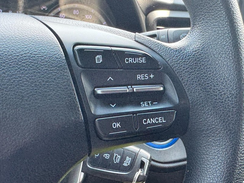 Hyundai Veloster Vehicle Full-screen Gallery Image 18