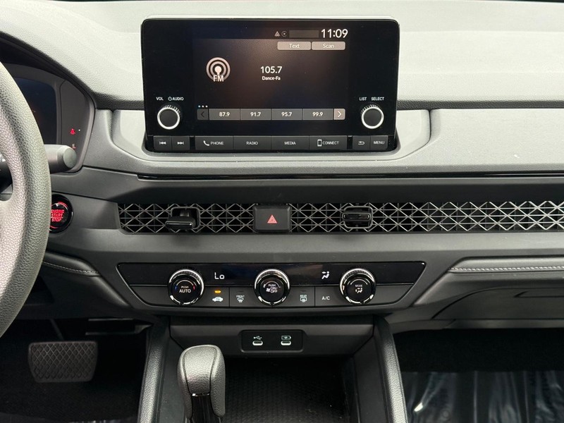 Honda Accord Sedan Vehicle Full-screen Gallery Image 14