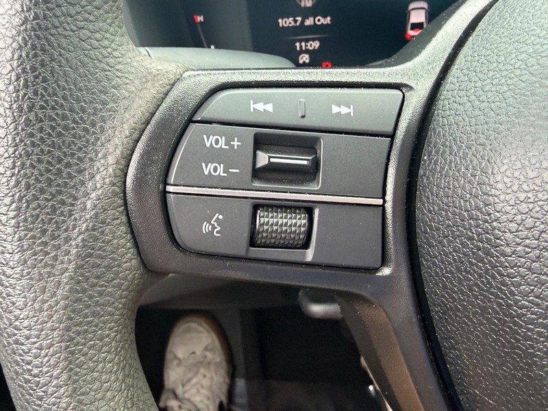 Honda Accord Sedan Vehicle Full-screen Gallery Image 18