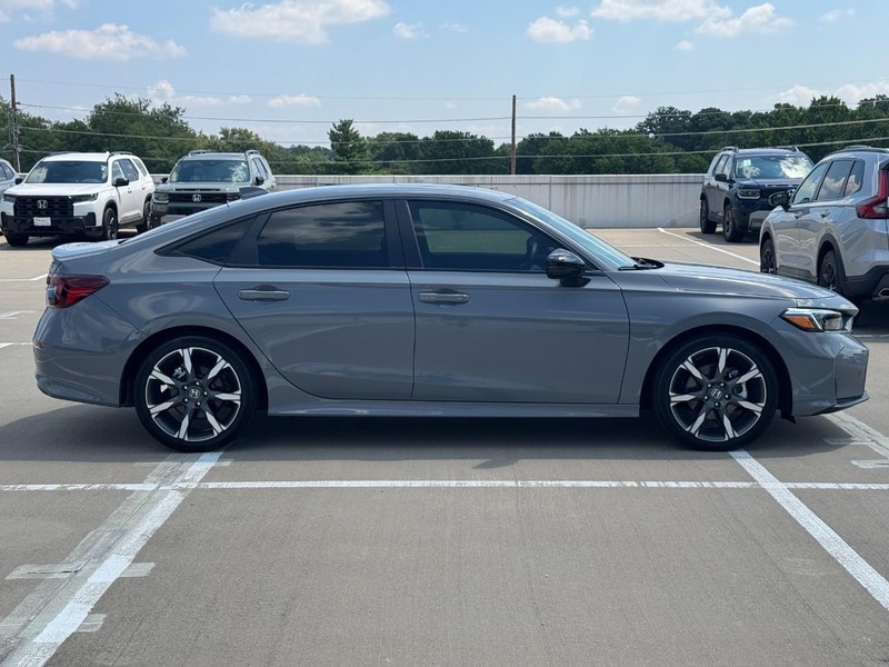 Honda Civic Sedan Hybrid Vehicle Full-screen Gallery Image 02
