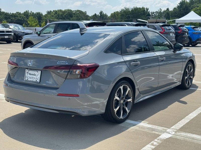 Honda Civic Sedan Hybrid Vehicle Full-screen Gallery Image 03