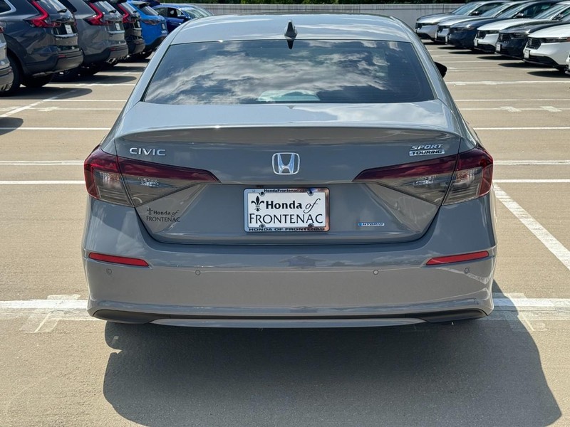 Honda Civic Sedan Hybrid Vehicle Full-screen Gallery Image 04