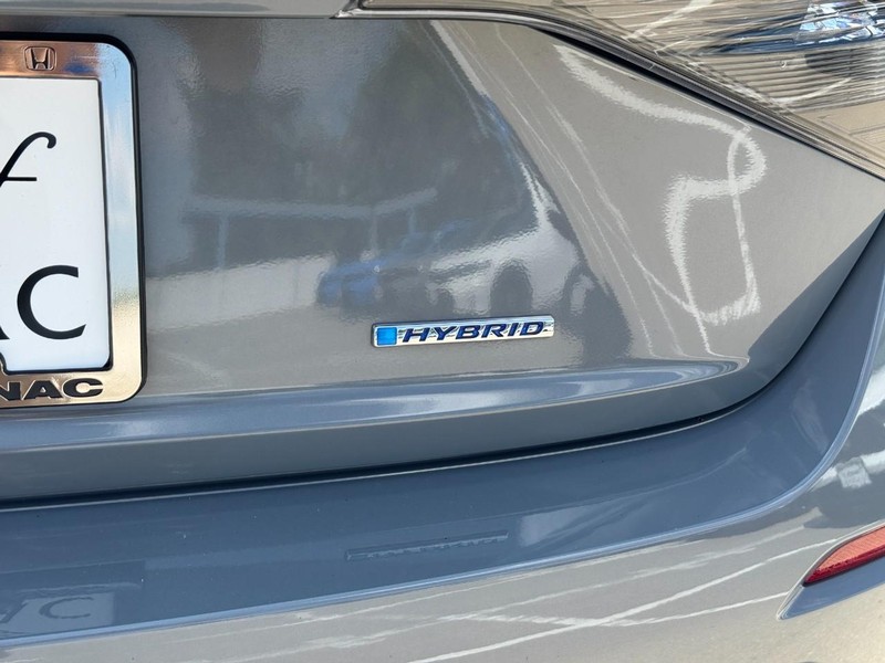 Honda Civic Sedan Hybrid Vehicle Full-screen Gallery Image 05